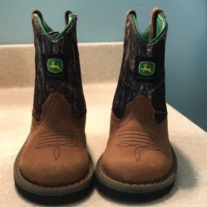 NWT Mossy Oak John Deere Boots Toddler